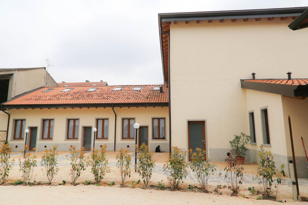 Agriturismo Cascina Della Fontana Lodi Luaran gambar