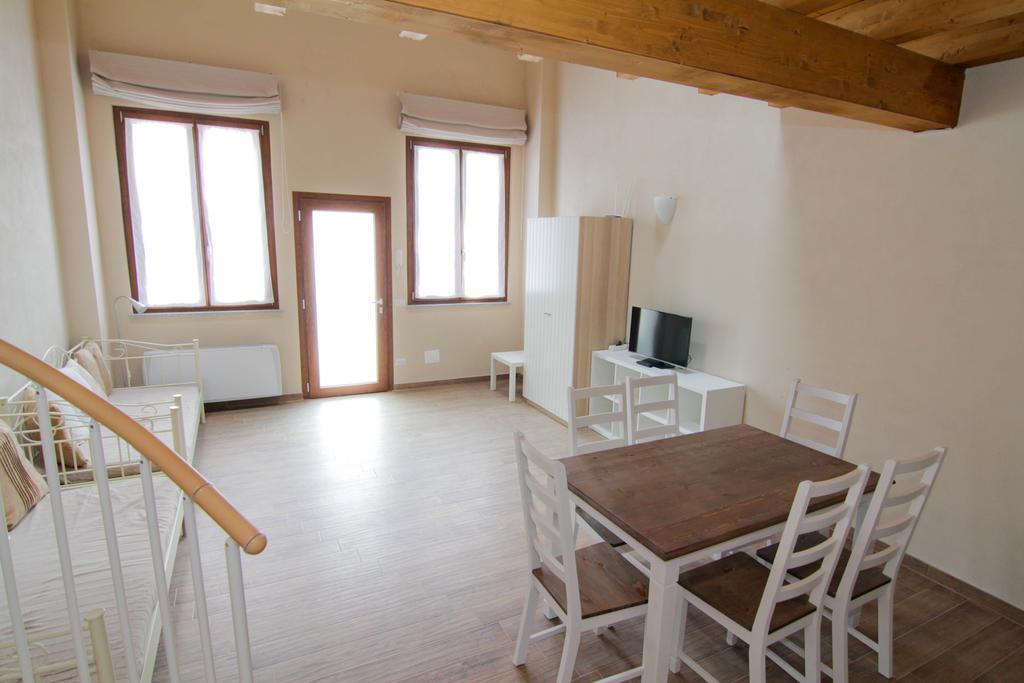 Agriturismo Cascina Della Fontana Lodi Bilik gambar