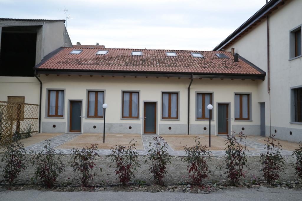 Agriturismo Cascina Della Fontana Lodi Luaran gambar